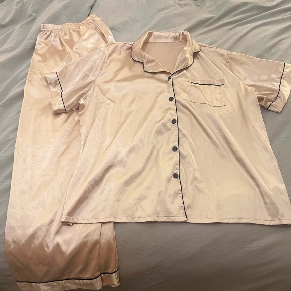 Women’s XXL Pajama/Lounge Cream Pant Set With Button Up Top